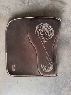 Equitex Ibero Pad – Samt dunkelbraun